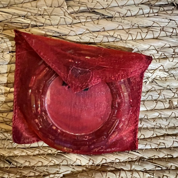 Small 3” multi color beaded compact mirror with sheer velcro protective pouch - Picture 5 of 6